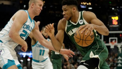  字母哥28+15+5，雄鹿大胜公牛  