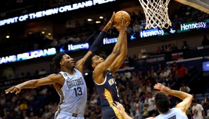  锡安暴扣制胜鹈鹕加时险胜公牛止住连败颓势