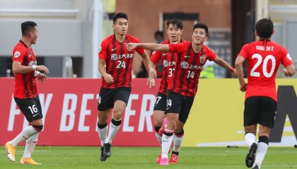 4 穆西亚拉梅开二度助拜仁登顶  