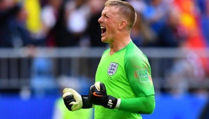  布伦特福德门将神扑救主，多次化解必进球保住胜果  