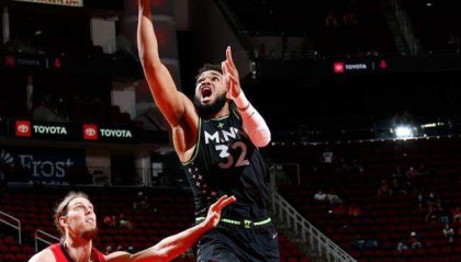  篮网交易获得顶级控卫补强  