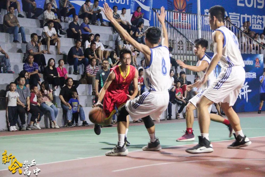  亚特兰大新星惊艳发挥助球队逆转取胜  