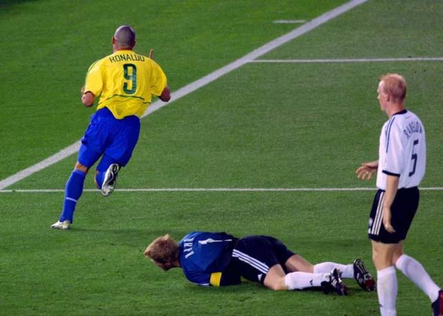  罗斯托克保级关键战役，点球大战惊险晋级下轮  